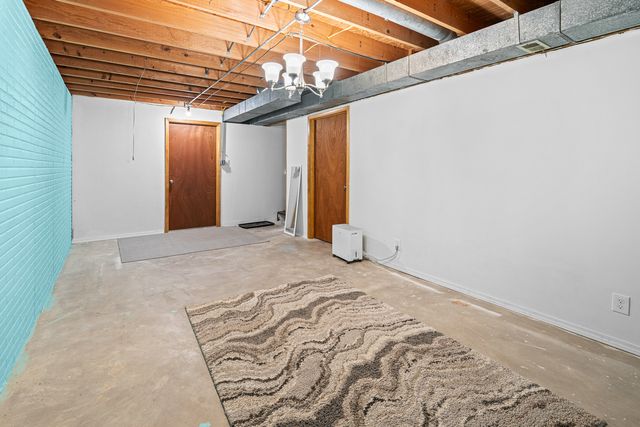 2544 Central Avenue, Bettendorf, IA 52722