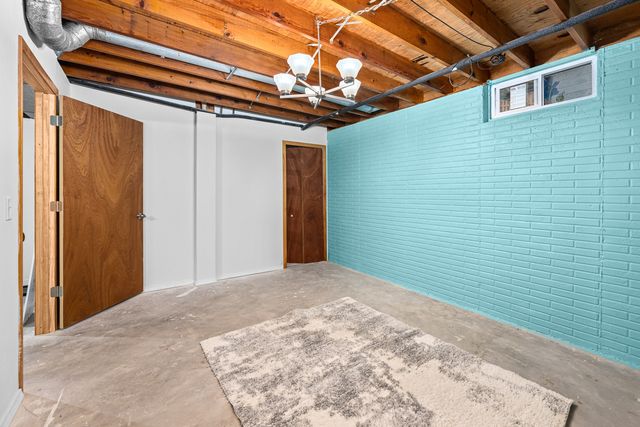 2544 Central Avenue, Bettendorf, IA 52722