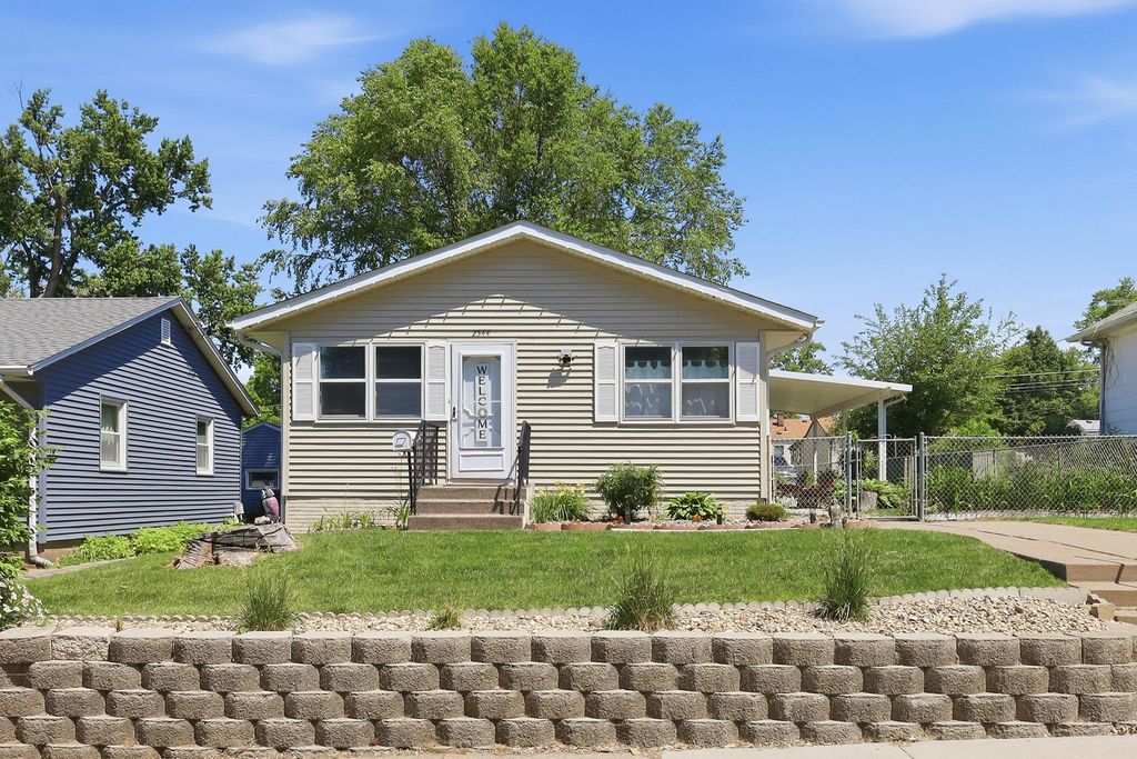 2544 Central Avenue, Bettendorf, IA 52722
