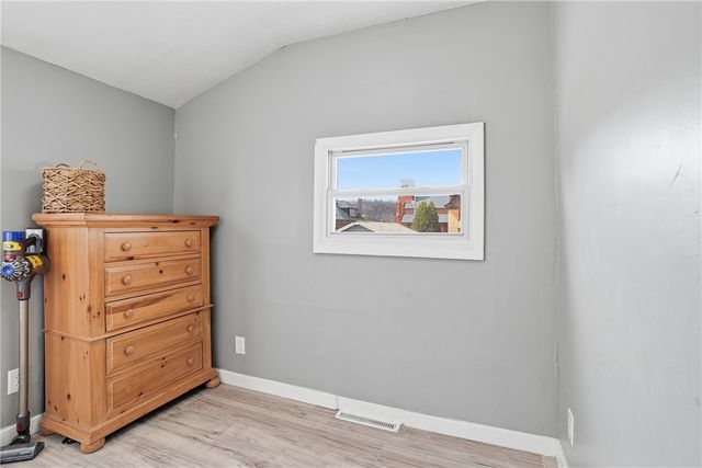 618 8th Ave, New Brighton, PA 15066