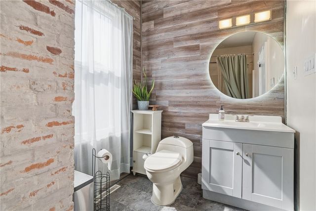 618 8th Ave, New Brighton, PA 15066