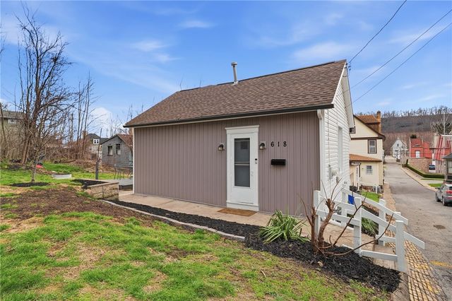 618 8th Ave, New Brighton, PA 15066