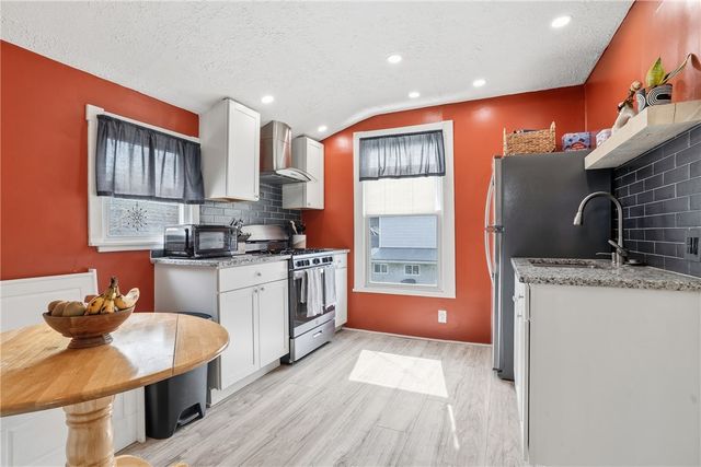 618 8th Ave, New Brighton, PA 15066