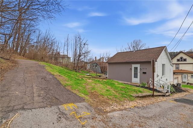 618 8th Ave, New Brighton, PA 15066