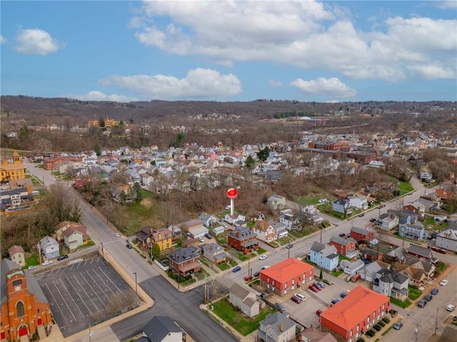 618 8th Ave, New Brighton, PA 15066