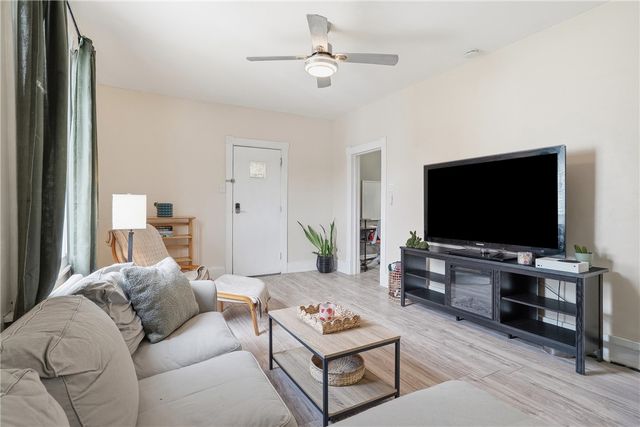 618 8th Ave, New Brighton, PA 15066