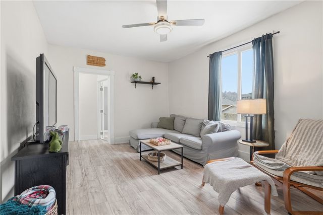 618 8th Ave, New Brighton, PA 15066