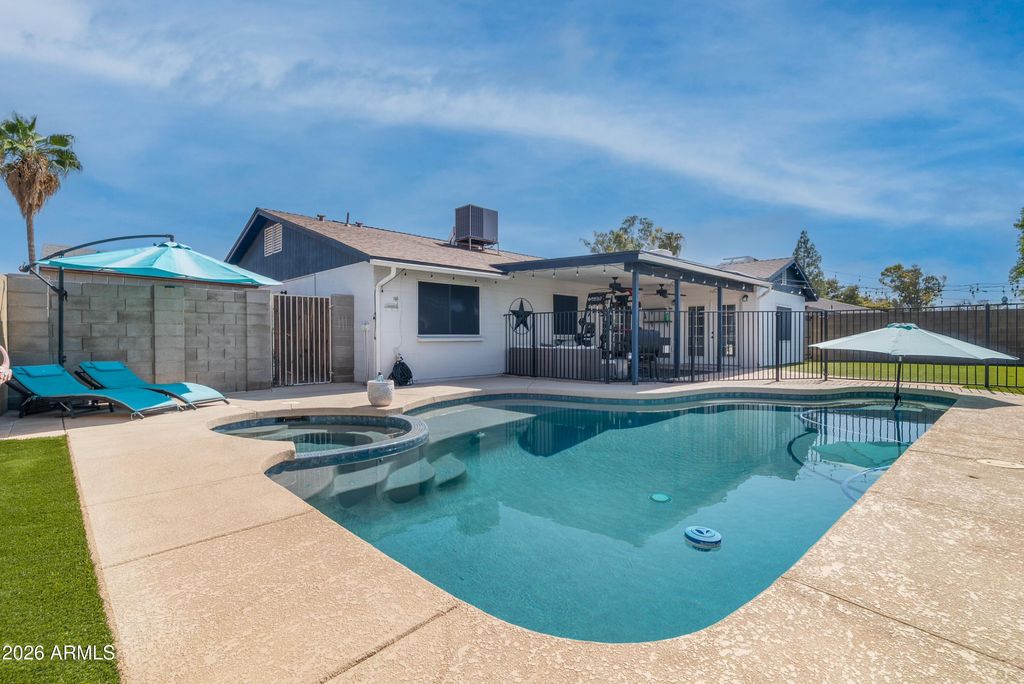 7316 E DRUMMER Avenue, Mesa, AZ 85208 — exterior