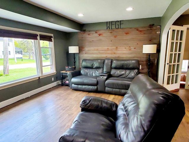 N4687 CHURCH STREET, New London, WI 54961