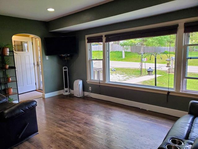 N4687 CHURCH STREET, New London, WI 54961