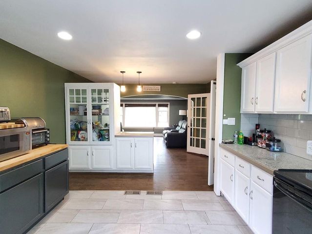 N4687 CHURCH STREET, New London, WI 54961