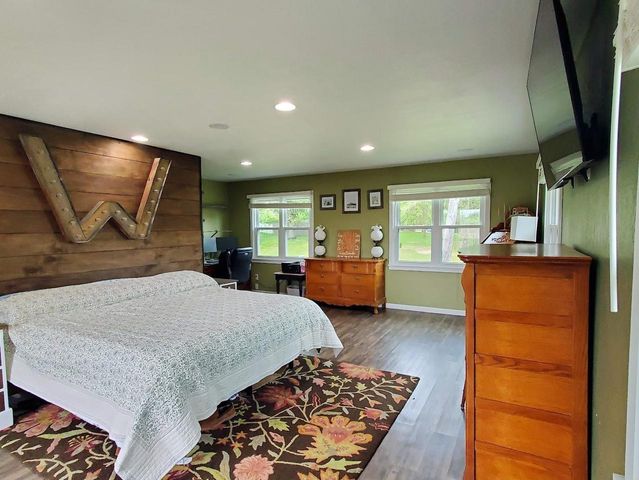 N4687 CHURCH STREET, New London, WI 54961
