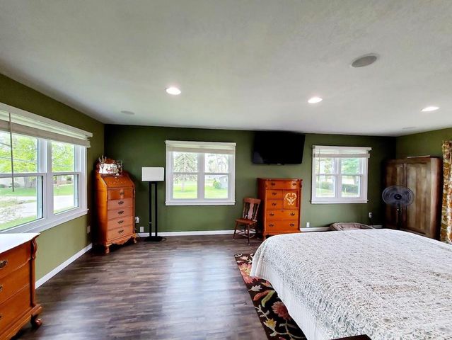 N4687 CHURCH STREET, New London, WI 54961