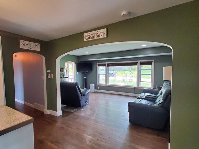 N4687 CHURCH STREET, New London, WI 54961