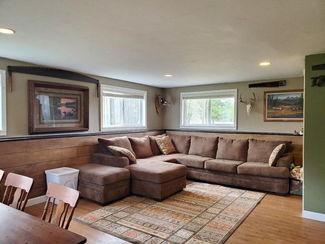 N4687 CHURCH STREET, New London, WI 54961