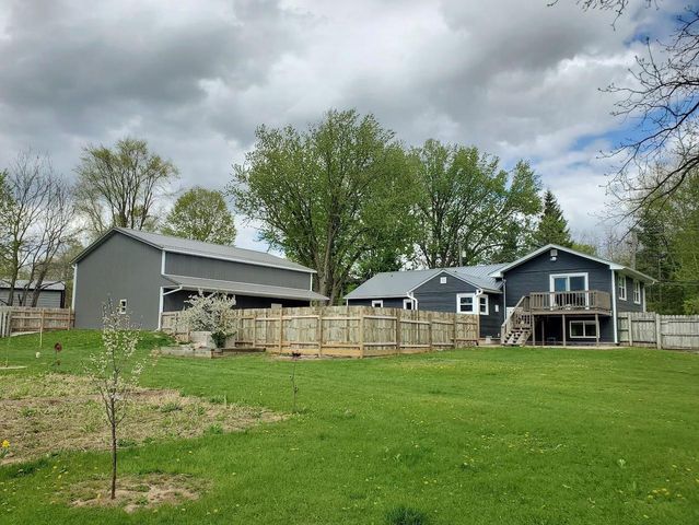N4687 CHURCH STREET, New London, WI 54961