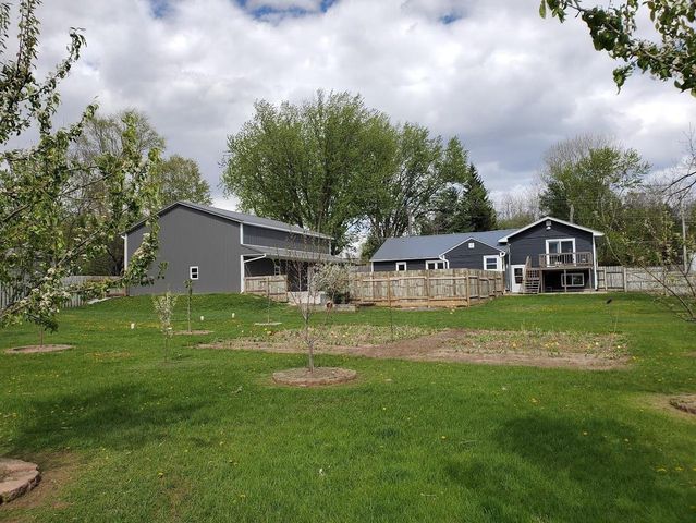 N4687 CHURCH STREET, New London, WI 54961