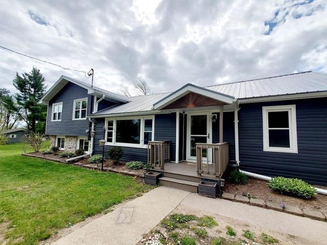 N4687 CHURCH STREET, New London, WI 54961