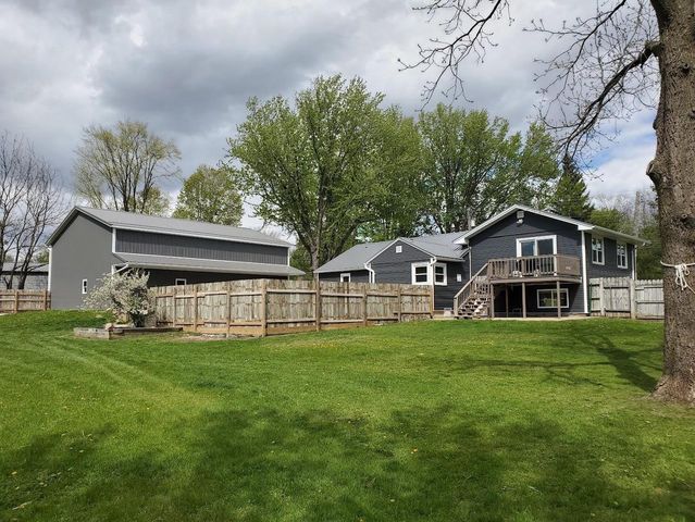N4687 CHURCH STREET, New London, WI 54961