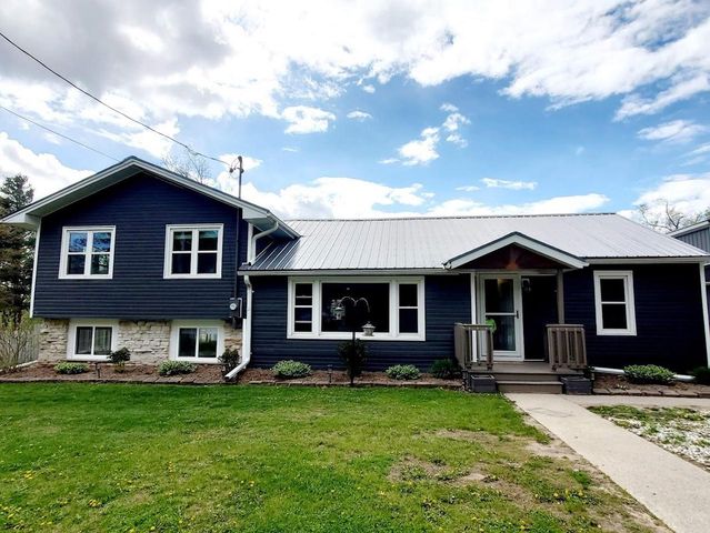 N4687 CHURCH STREET, New London, WI 54961