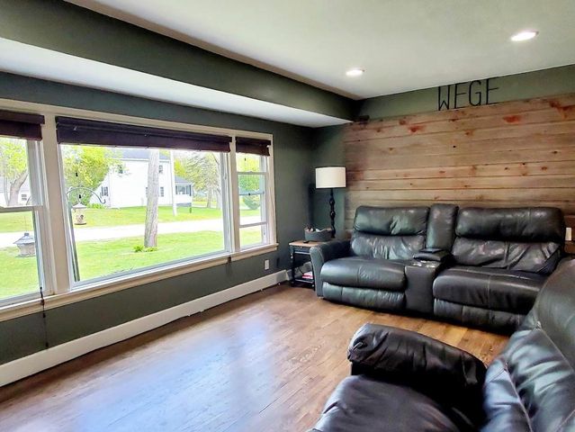 N4687 CHURCH STREET, New London, WI 54961