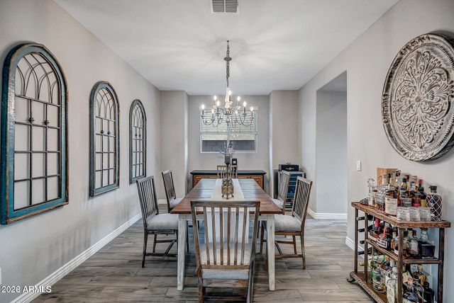 517 E BALAO Drive E, Phoenix, AZ 85085