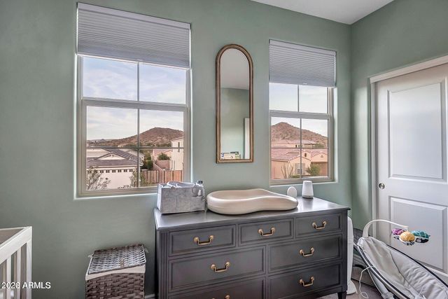 517 E BALAO Drive E, Phoenix, AZ 85085