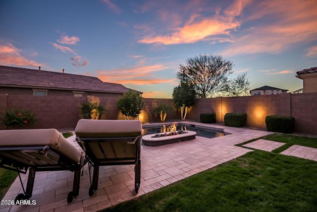 517 E BALAO Drive E, Phoenix, AZ 85085