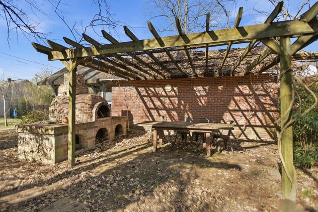 913 Ovoca Rd, Tullahoma, TN 37388