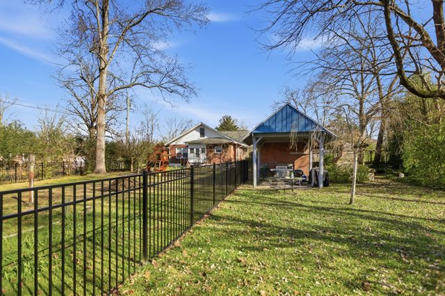 913 Ovoca Rd, Tullahoma, TN 37388