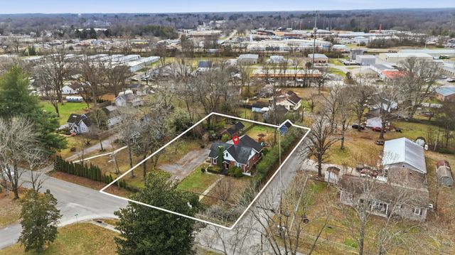 913 Ovoca Rd, Tullahoma, TN 37388