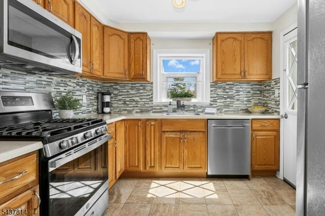 16 Shady Ln, Fanwood Boro, NJ 07023