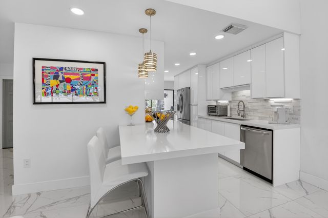 6760 Willow Wood Drive 1204, Boca Raton, FL 33434