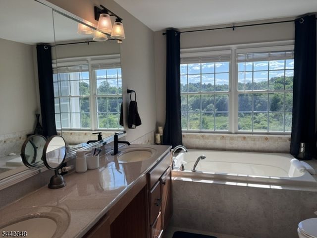 22 Briar Ct, Hardyston Twp., NJ 07419
