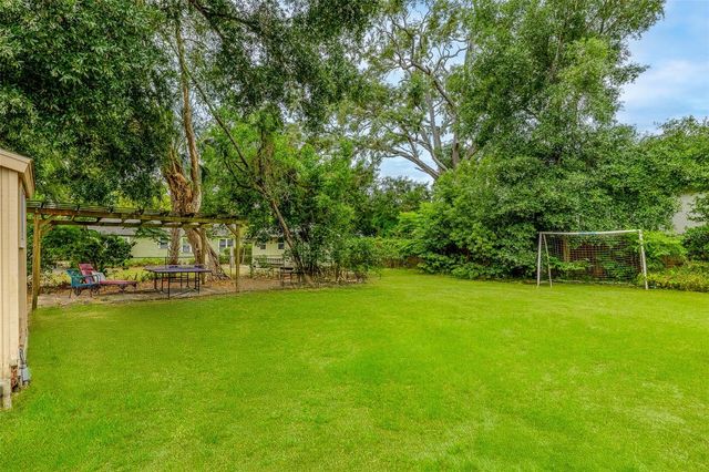 1209 E NORTH STREET, Tampa, FL 33604