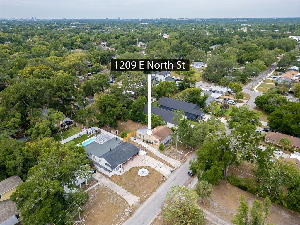 Image 27 of property listing at 1209 E NORTH STREET, Tampa, FL 33604