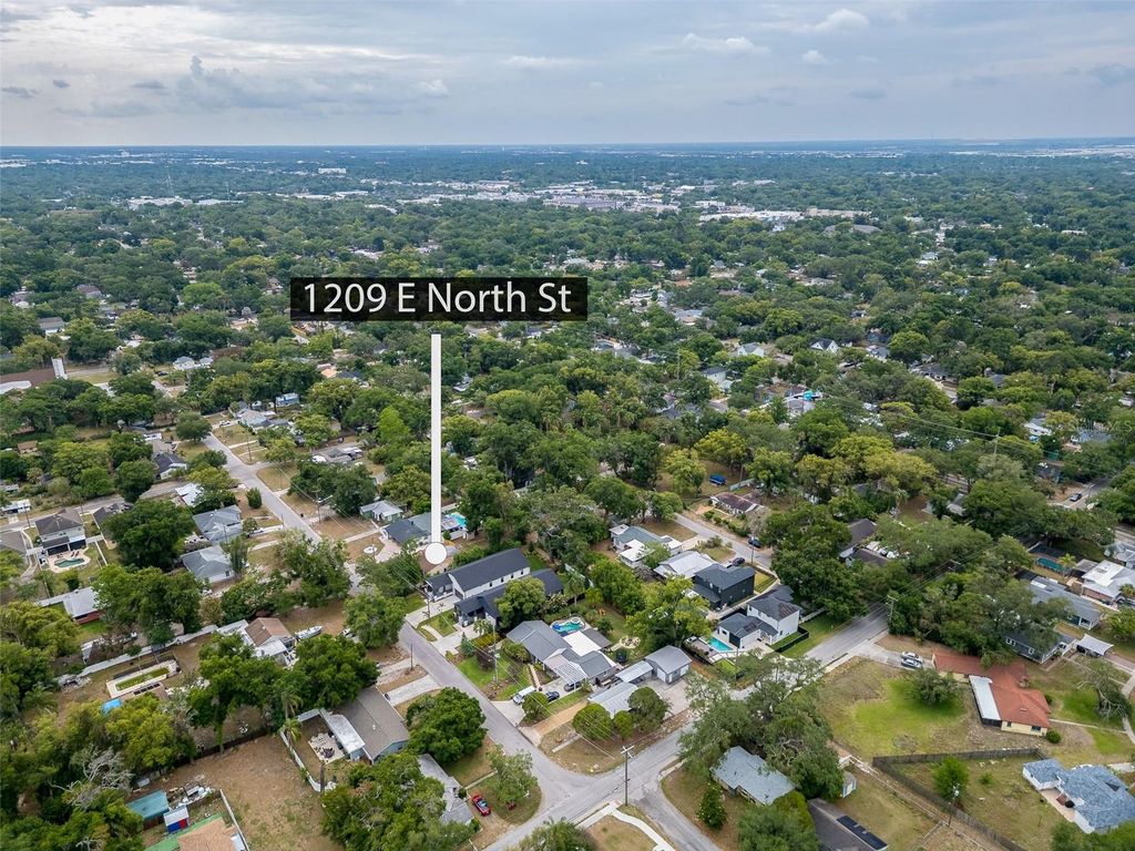 Image 33 of property listing at 1209 E NORTH STREET, Tampa, FL 33604