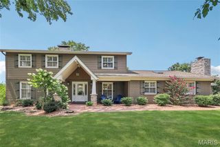 301 Chasselle Lane, Creve Coeur, MO 63141