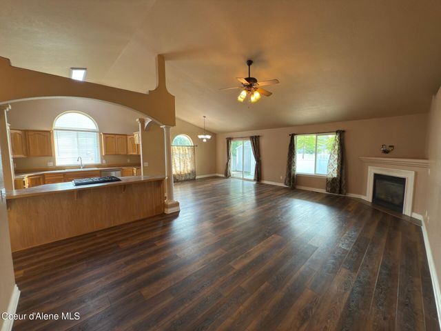 2474 W Berkley LN, Hayden, ID 83835