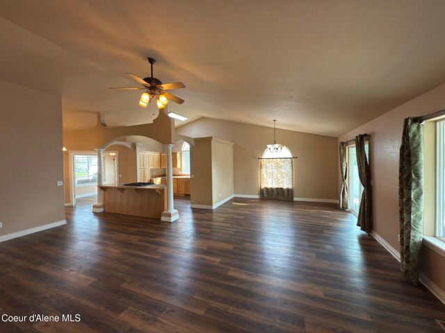2474 W Berkley LN, Hayden, ID 83835