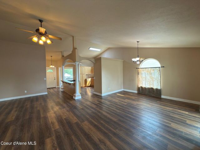 2474 W Berkley LN, Hayden, ID 83835