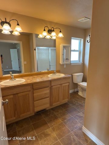 2474 W Berkley LN, Hayden, ID 83835