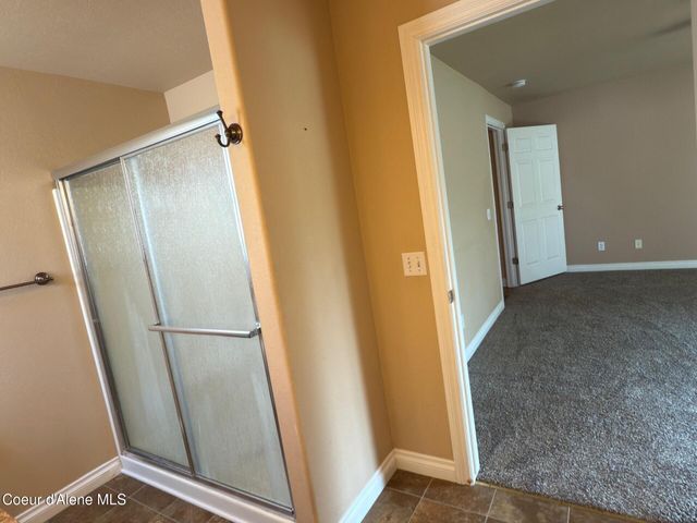 2474 W Berkley LN, Hayden, ID 83835