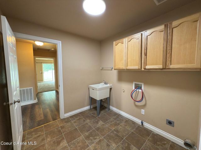 2474 W Berkley LN, Hayden, ID 83835