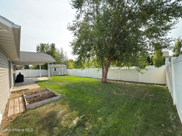 2474 W Berkley LN, Hayden, ID 83835