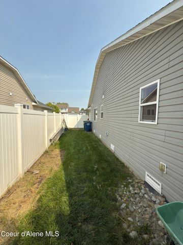 2474 W Berkley LN, Hayden, ID 83835