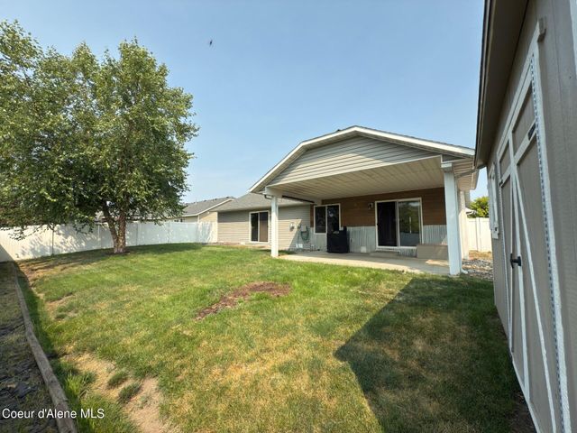 2474 W Berkley LN, Hayden, ID 83835