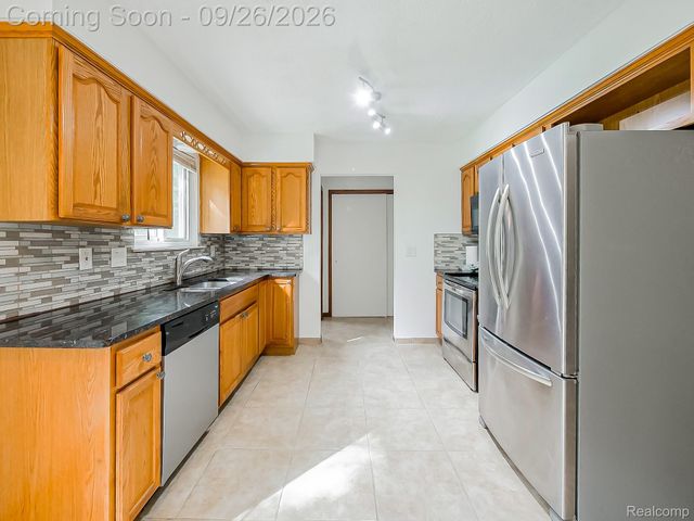6995 Leytonstone Boulevard, West Bloomfield Charter Township, MI 48322