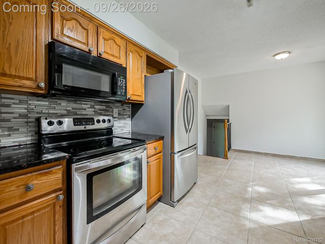 6995 Leytonstone Boulevard, West Bloomfield Charter Township, MI 48322