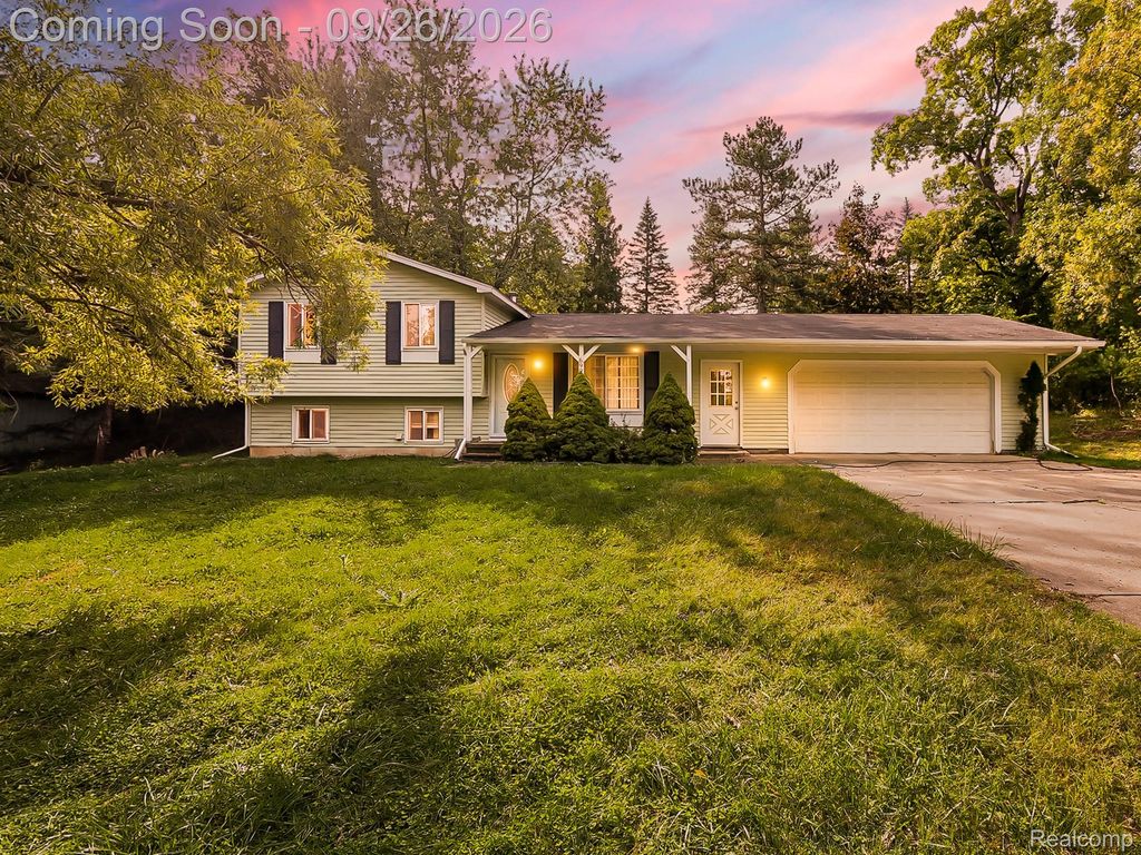 6995 Leytonstone Boulevard, West Bloomfield Charter Township, MI 48322